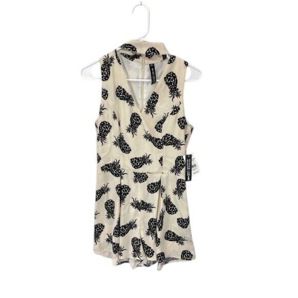 Design Lab‎ Lord & Taylor Pineapple Romper Women’s Size S Black Print NWT - Picture 1 of 12